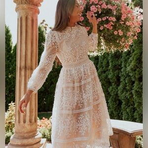 Ivy City Co Silicy Dress size L